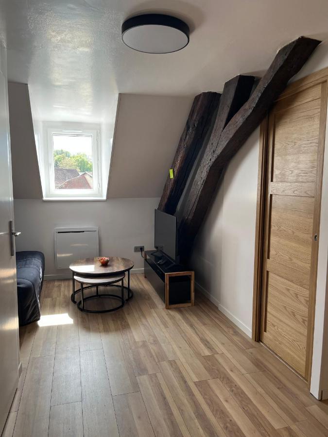 Appartement De La Fontaine A La Tour Du Pin Hyper Centre Parking Prive Eksteriør billede
