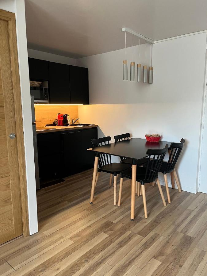 Appartement De La Fontaine A La Tour Du Pin Hyper Centre Parking Prive Eksteriør billede