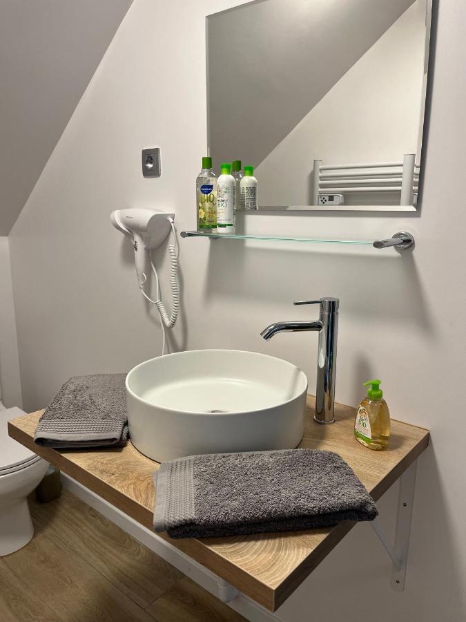 Appartement De La Fontaine A La Tour Du Pin Hyper Centre Parking Prive Eksteriør billede